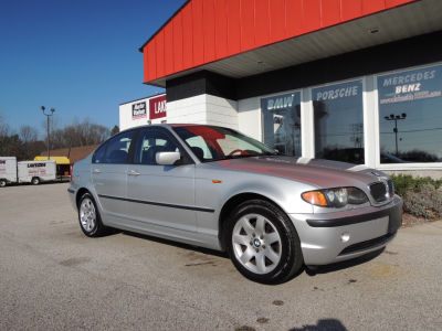 2003 BMW 325  xi