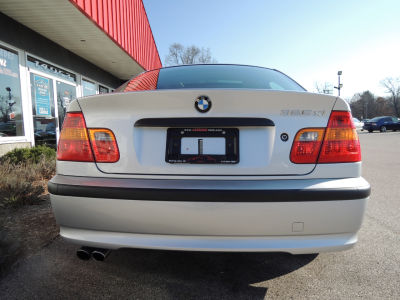 2003 BMW 325  xi