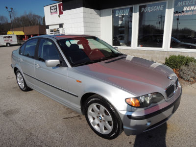 2003 BMW 325  xi
