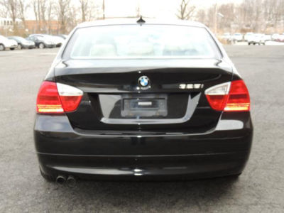 2006 BMW 325  i