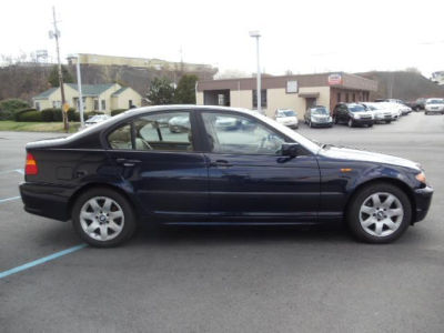 2004 BMW 325  xi