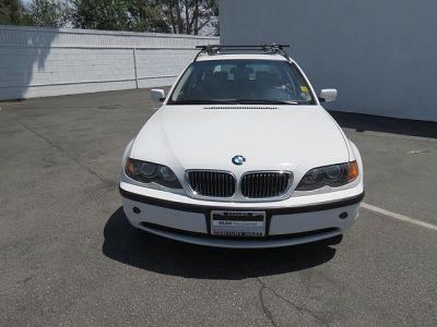 2003 BMW 325  iT