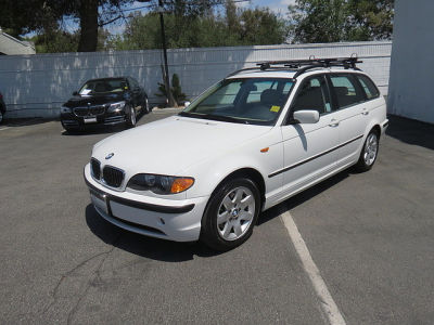 2003 BMW 325  iT