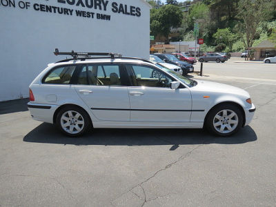 2003 BMW 325  iT