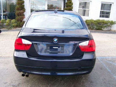 2006 BMW 325  i