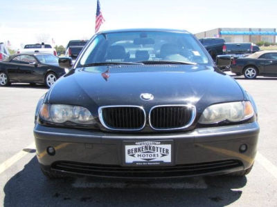 2004 BMW 325  i