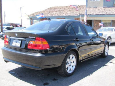2004 BMW 325  i
