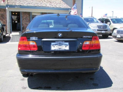 2004 BMW 325  i