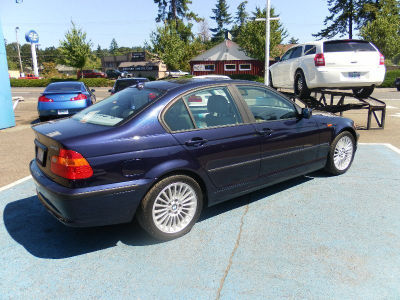 2004 BMW 325  i