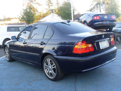2004 BMW 325  i