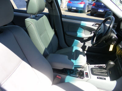2004 BMW 325  i