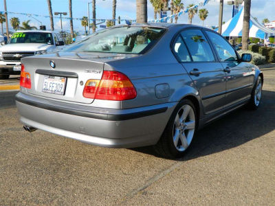2005 BMW 325  i