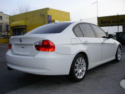 2006 BMW 325  xi