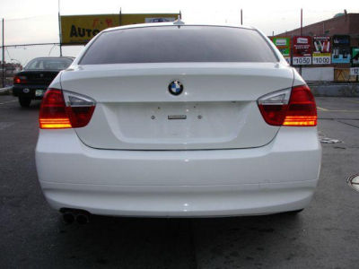 2006 BMW 325  xi