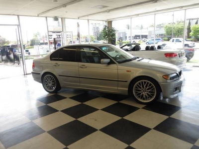 2005 BMW 325  i