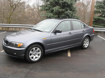 2003 BMW 325  xi