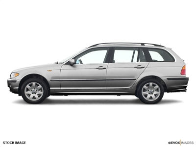 2004 BMW 325  xiT