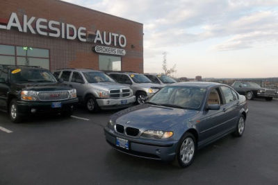 2004 BMW 325  xi