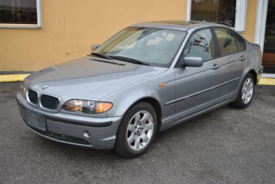 2004 BMW 325  i