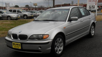 2004 BMW 325  xi