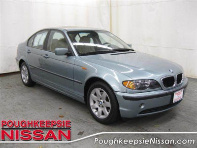 2004 BMW 325  xi