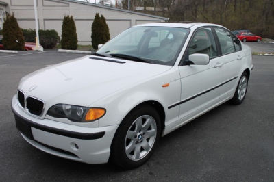 2003 BMW 325  i