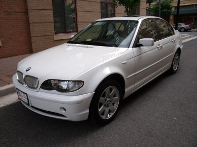 2004 BMW 325  xi