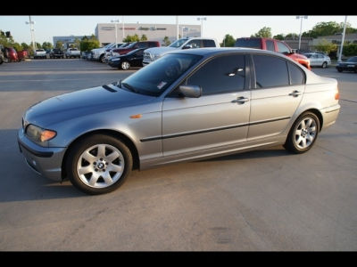 2005 BMW 325  i