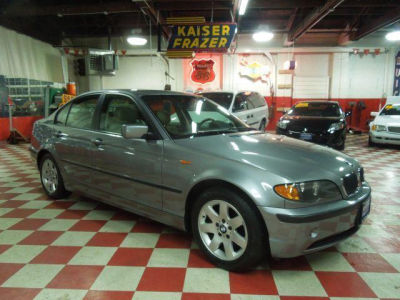 2005 BMW 325  i