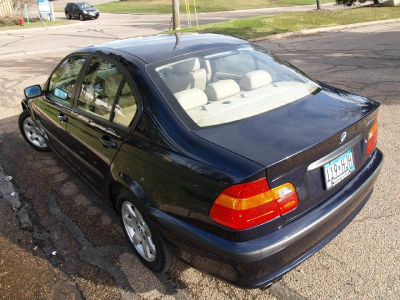 2005 BMW 325  xi