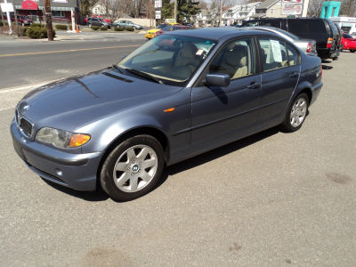 2004 BMW 325  xi