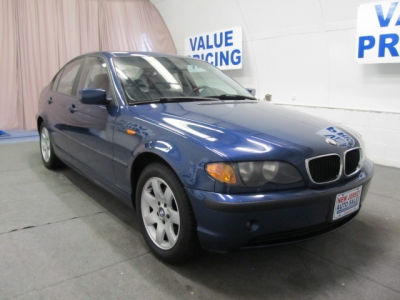 2004 BMW 325  xi