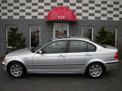 2005 BMW 325  i