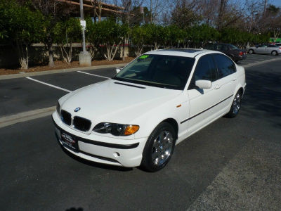 2005 BMW 325  i