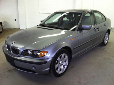 2005 BMW 325  xi