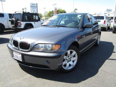 2002 BMW 325  i