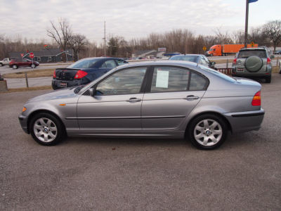 2004 BMW 325  i