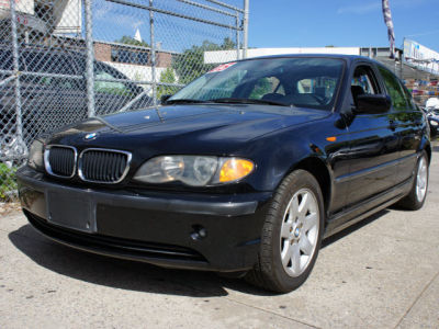 2005 BMW 325  i