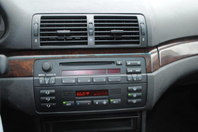 2002 BMW 325 i