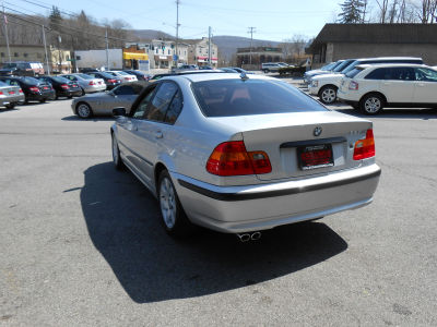 2004 BMW 325 xi
