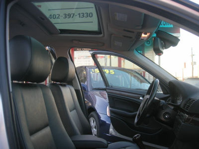 2005 BMW 325 xi