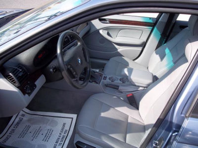 2005 BMW 325 xi