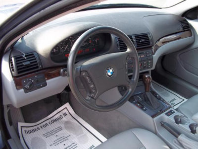 2005 BMW 325 xi