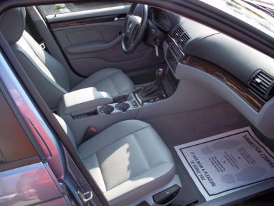 2005 BMW 325 xi