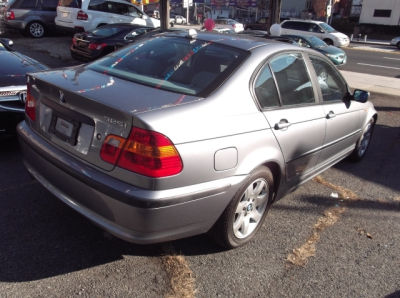 2005 BMW 325 i