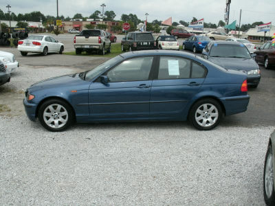 2003 BMW 325  i