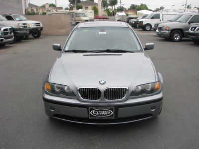 2005 BMW 325 i