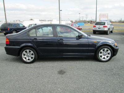 2004 BMW 325  xi