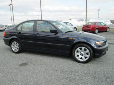 2004 BMW 325  xi