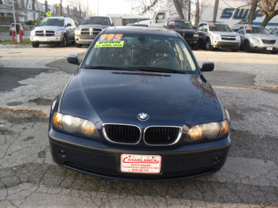 2004 BMW 325  xi